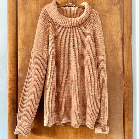 Free People Leo Cowl Neck Sweater Petal Combo NWOT - Picture 5 of 13